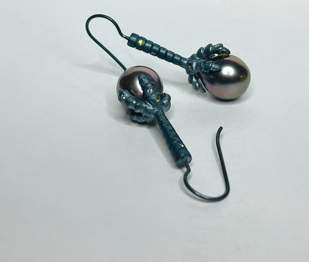 Tahitian Pearl Claw Earrings Small