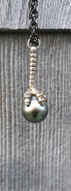 Pearl Claw Necklace Small