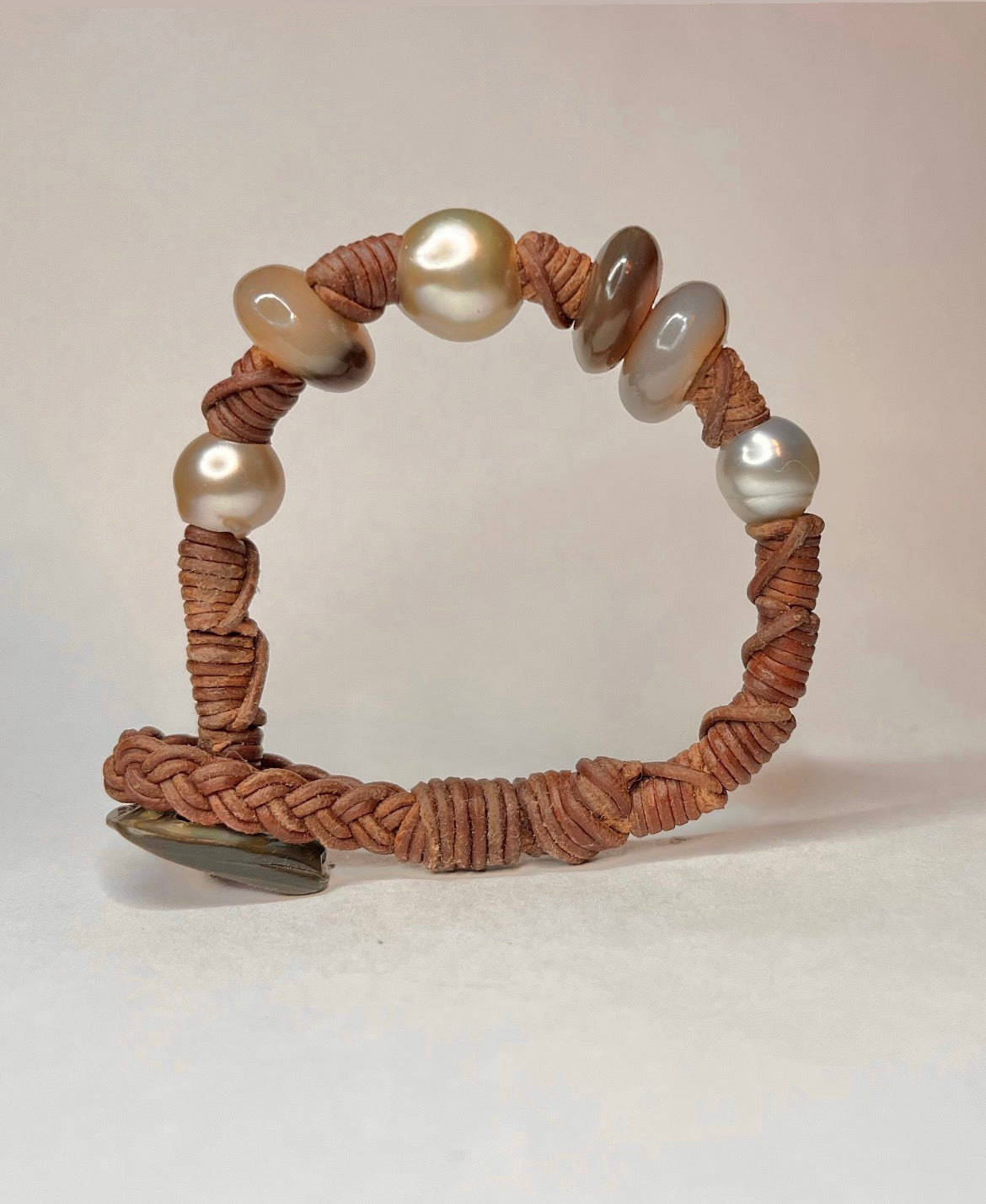 Tahtitian Pearl & Botswana Agate Leather Bracelet