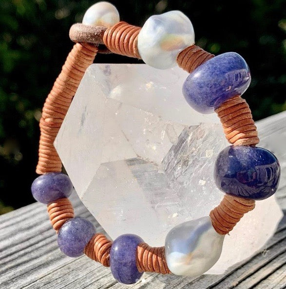 Baroque Tahtian & Sapphire Bracelet